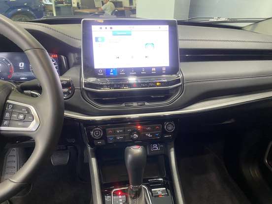 JEEP-COMPASS-2.0 HURRICANE 4 TURBO GASOLINA BLACKHAWK AT9 JEEP-COMPASS-2025