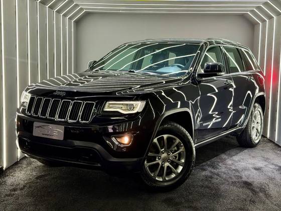 JEEP GRAND CHEROKEE 3.6 LAREDO 4X4 V6 24V GASOLINA 4P AUTOMÁTICO