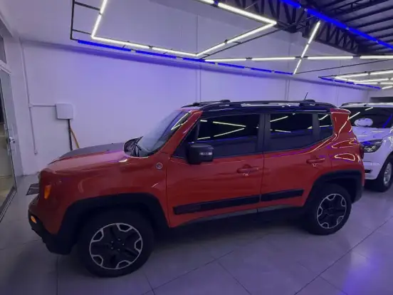 JEEP-RENEGADE-2.0 16V TURBO DIESEL TRAILHAWK 4P 4X4 AUTOMÁTICO JEEP-RENEGADE-2016