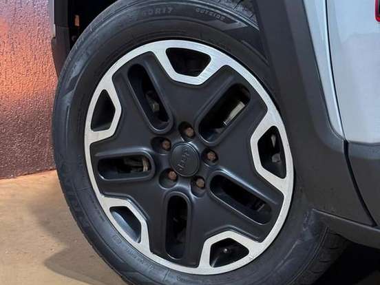 JEEP-RENEGADE-2.0 16V TURBO DIESEL TRAILHAWK 4P 4X4 AUTOMÁTICO JEEP-RENEGADE-2015
