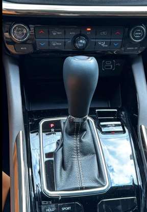 JEEP-COMMANDER-2025