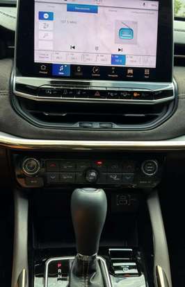 JEEP-COMMANDER-2025