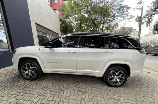 JEEP-COMMANDER-2023