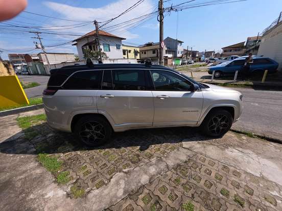JEEP-COMMANDER-2022