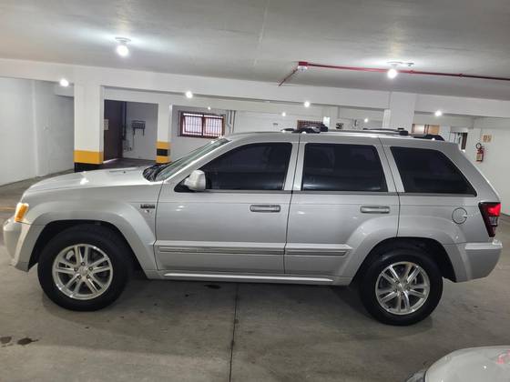 JEEP GRAND CHEROKEE 5.7 OVERLAND HEMI 4X4 V8 16V GASOLINA 4P AUTOMÁTICO