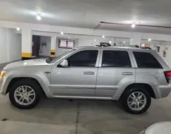 JEEP GRAND CHEROKEE 5.7 OVERLAND HEMI 4X4 V8 16V GASOLINA 4P AUTOMÁTICO JEEP GRAND CHEROKEE 5.7 OVERLAND HEMI 4X4 V8 16V GASOLINA 4P AUTOMÁTICO