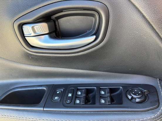 JEEP-RENEGADE-1.8 16V FLEX 4P AUTOMÁTICO JEEP-RENEGADE-2018