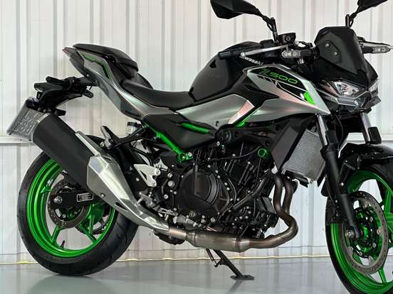KAWASAKI-Z500 SE-2025