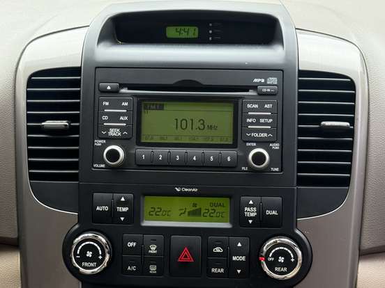 KIA-CARNIVAL-3.5 EX V6 24V GASOLINA 4P AUTOMÁTICO KIA-CARNIVAL-2013