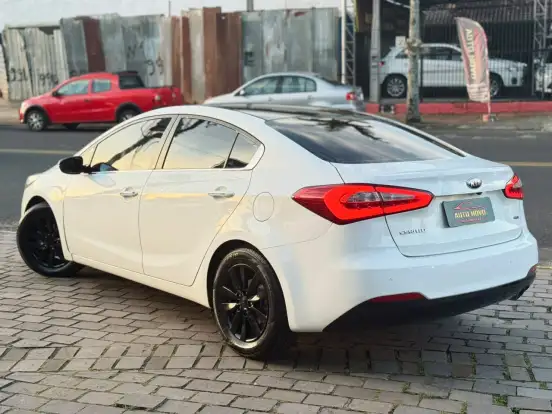 KIA-CERATO-1.6 SX 16V FLEX 4P AUTOMÁTICO KIA-CERATO-2013