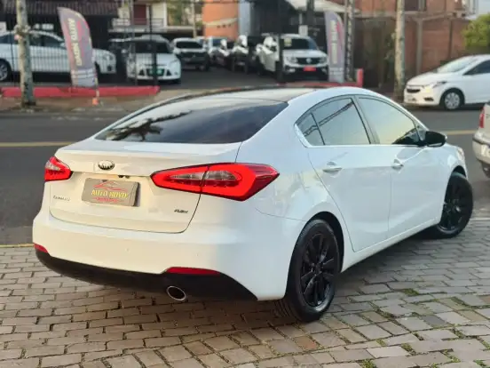KIA-CERATO-1.6 SX 16V FLEX 4P AUTOMÁTICO KIA-CERATO-2013