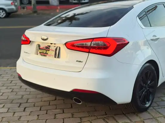 KIA-CERATO-1.6 SX 16V FLEX 4P AUTOMÁTICO KIA-CERATO-2013
