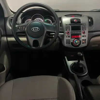 KIA-CERATO-1.6 SX3 16V GASOLINA 4P MANUAL KIA-CERATO-2010