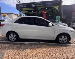 KIA CERATO 1.6 E.221 SEDAN 16V GASOLINA 4P MANUAL KIA CERATO 1.6 E.221 SEDAN 16V GASOLINA 4P MANUAL