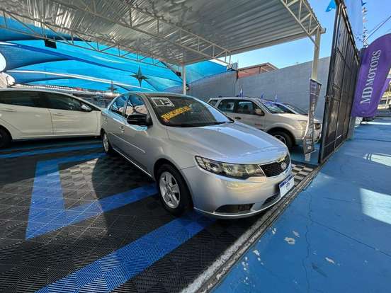 KIA-CERATO-1.6 SX E.233 16V GASOLINA 4P MANUAL KIA-CERATO-2012