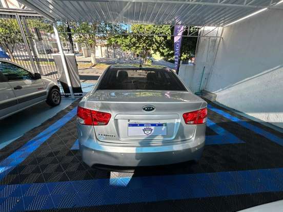 KIA-CERATO-1.6 SX E.233 16V GASOLINA 4P MANUAL KIA-CERATO-2012