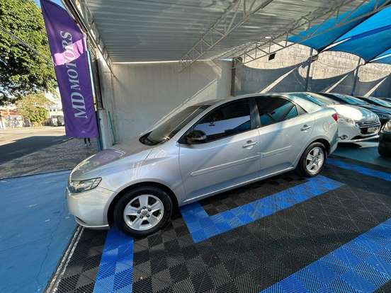 KIA-CERATO-1.6 SX E.233 16V GASOLINA 4P MANUAL KIA-CERATO-2012