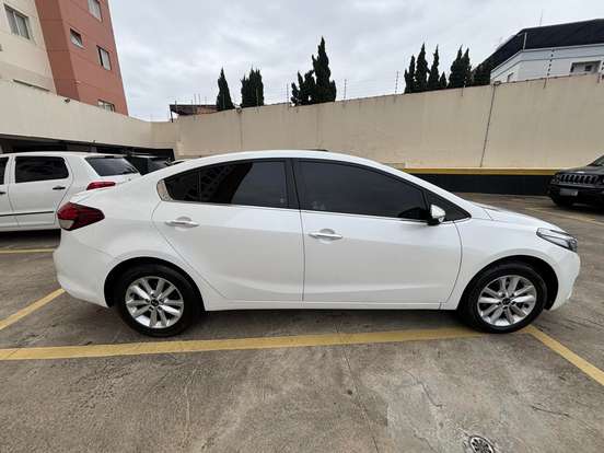 KIA-CERATO-1.6 SX 16V FLEX 4P AUTOMÁTICO KIA-CERATO-2017
