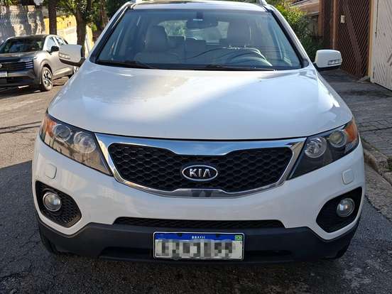 KIA-SORENTO-2.4 16V GASOLINA EX 7L 4WD AUTOMÁTICO KIA-SORENTO-2011