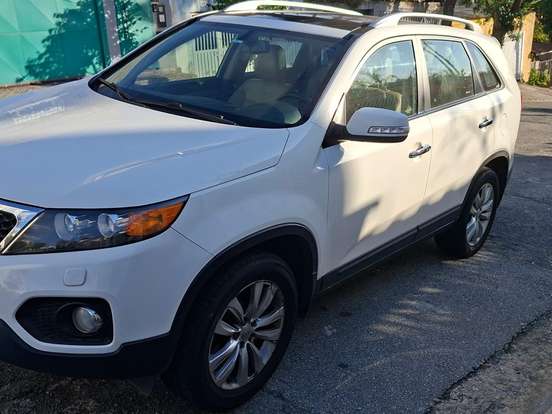 KIA-SORENTO-2.4 16V GASOLINA EX 7L 4WD AUTOMÁTICO KIA-SORENTO-2011