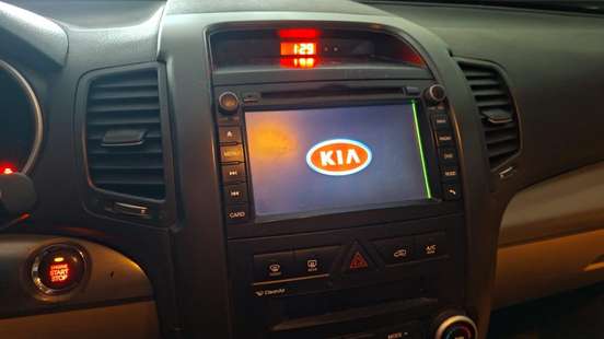 KIA-SORENTO-2011