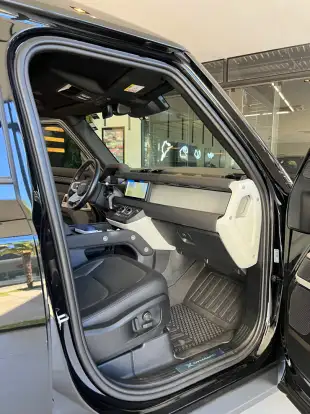 LAND ROVER-DEFENDER-2023