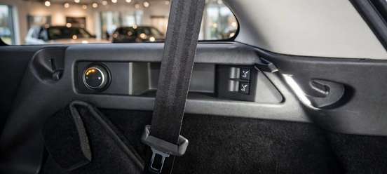 LAND ROVER-DISCOVERY SPORT-2016