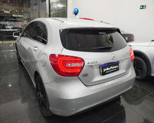 MERCEDES-BENZ-A 200-2015