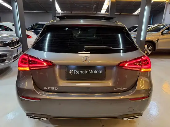 MERCEDES-BENZ-A 250-2021