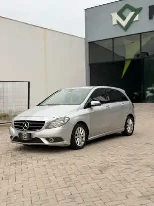 MERCEDES-BENZ-B 200-2013