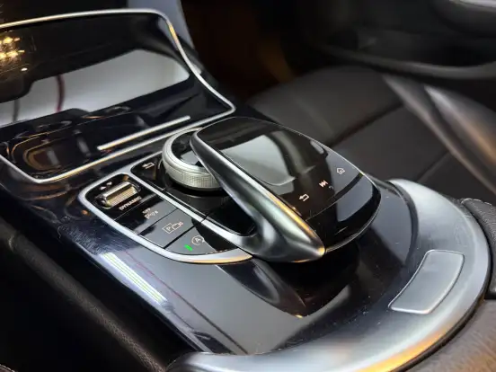 MERCEDES-BENZ-C 180-2019