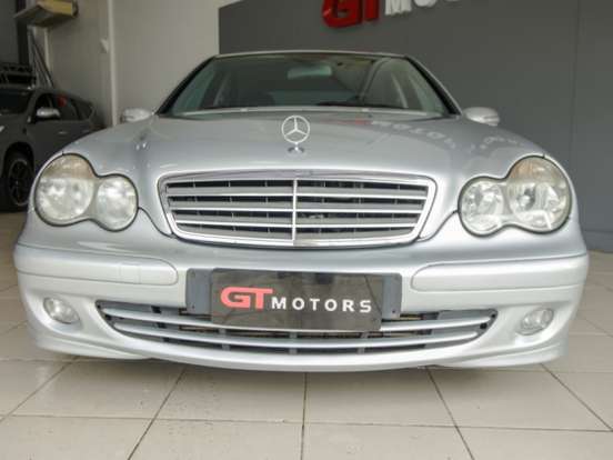 MERCEDES-BENZ-C 180-1.8 16V GASOLINA 4P AUTOMÁTICO MERCEDES-BENZ-C 180-2005
