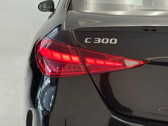 MERCEDES-BENZ-C 300-2025