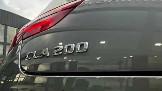 MERCEDES-BENZ-CLA 200-2024