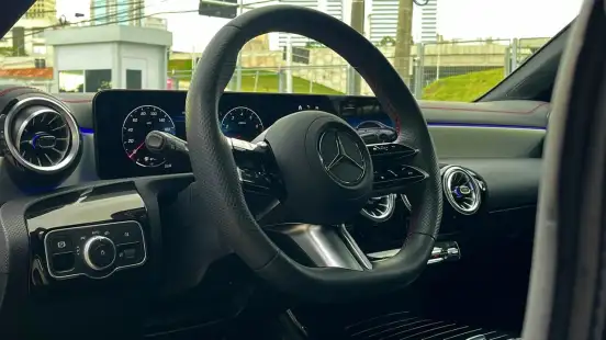 MERCEDES-BENZ-CLA 200-2024