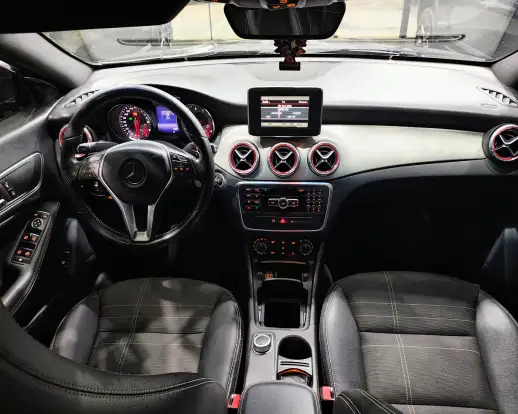 MERCEDES-BENZ-CLA 200-2014