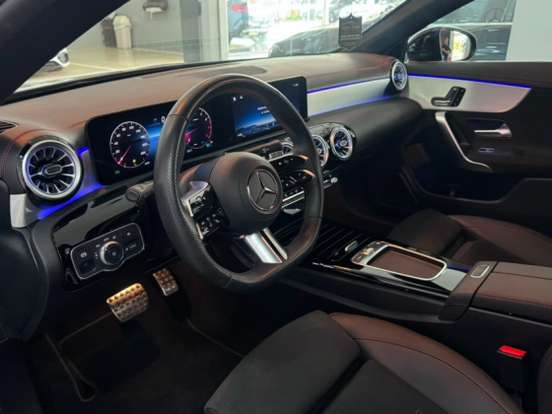 MERCEDES-BENZ-CLA 200-2023