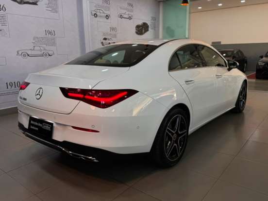 MERCEDES-BENZ-CLA 200-2025