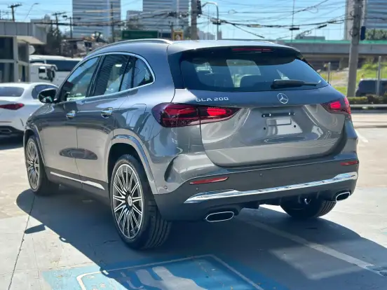 MERCEDES-BENZ-GLA 200-2026