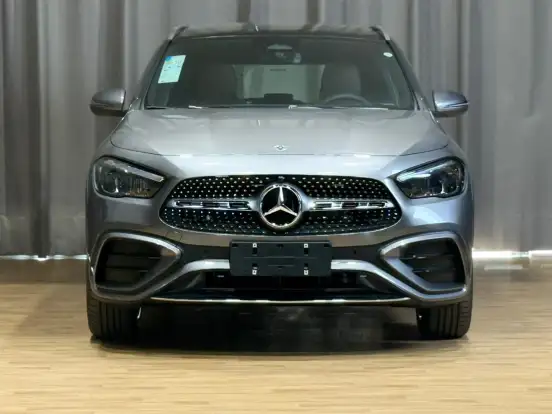 MERCEDES-BENZ-GLA 200-2026