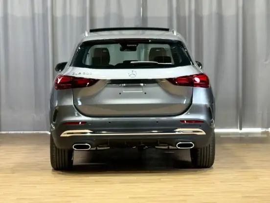 MERCEDES-BENZ-GLA 200-2026