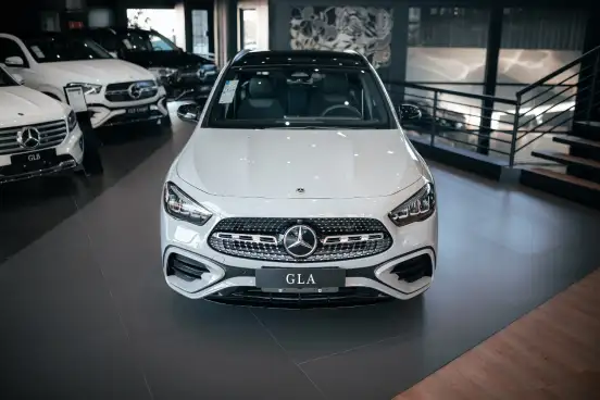 MERCEDES-BENZ-GLA 200-2026