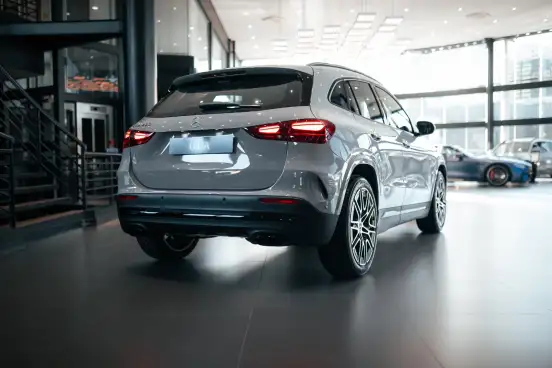 MERCEDES-BENZ-GLA 200-2026