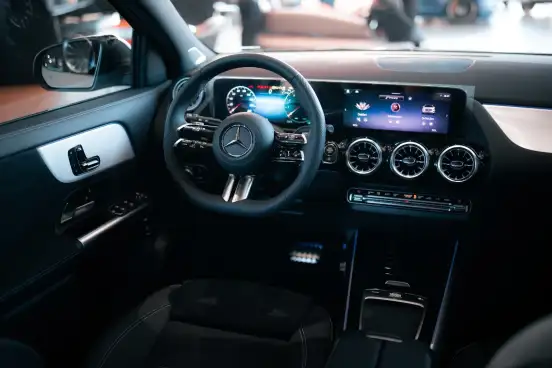 MERCEDES-BENZ-GLA 200-2026