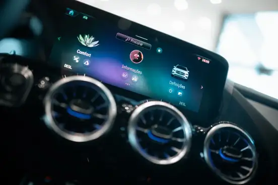 MERCEDES-BENZ-GLA 200-2026