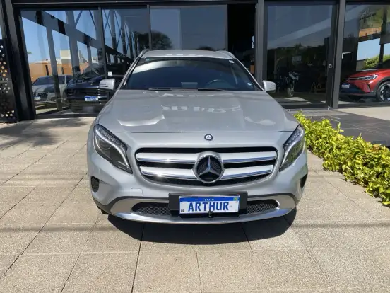 MERCEDES-BENZ-GLA 200-2015