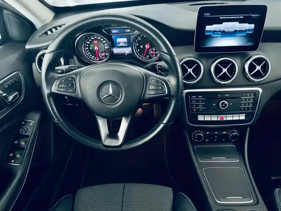 MERCEDES-BENZ-GLA 200-1.6 CGI FLEX ADVANCE 7G-DCT MERCEDES-BENZ-GLA 200-2019