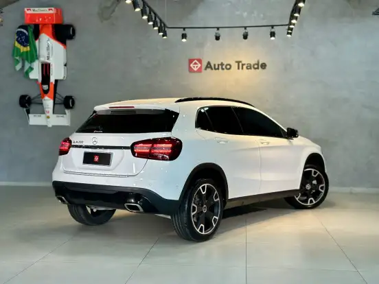 MERCEDES-BENZ-GLA 200-1.6 CGI FLEX NIGHT 7G-DCT MERCEDES-BENZ-GLA 200-2019
