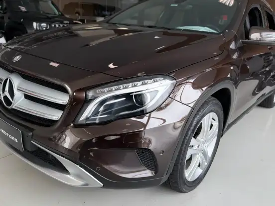 MERCEDES-BENZ-GLA 200-2015