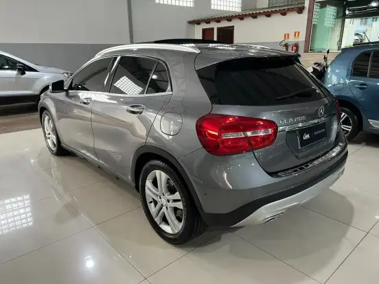 MERCEDES-BENZ-GLA 200-1.6 CGI VISION 16V TURBO GASOLINA 4P AUTOMÁTICO MERCEDES-BENZ-GLA 200-2014